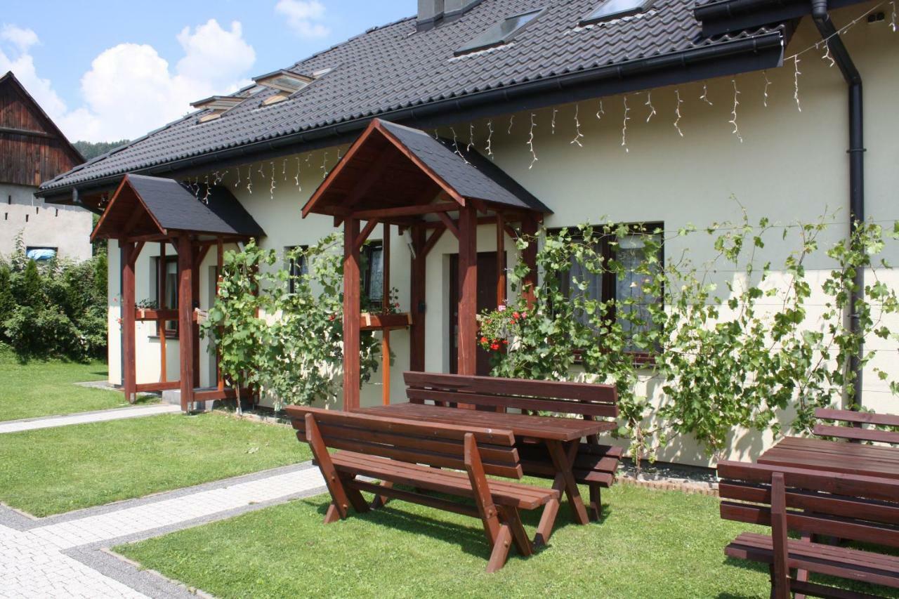 Apartamenty Przy Trakcie Cesarskim Венгерска Гурка Екстериор снимка